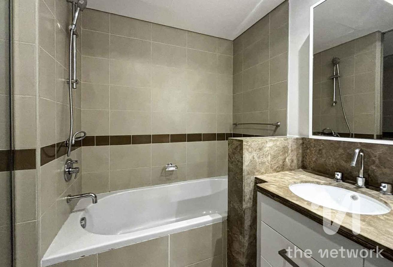 Upgraded | Large 2 Bed | High Floor photo 13