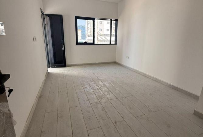 72719149 - Property Image 2