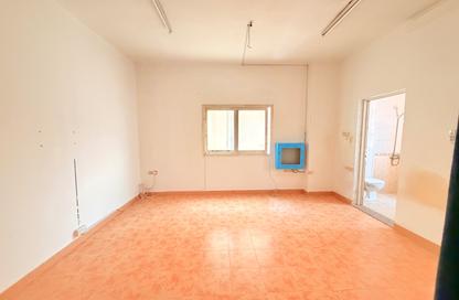 Apartment - Studio - 1 Bathroom for rent in Fire Station Road - Muwaileh - Sharjah Apartment - Studio - 1 Bathroom for rent in Fire Station Road - Muwaileh - Sharjah