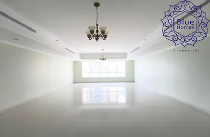 شقة - 4 غرف نوم - 5 حمامات للايجار في برج ريفيرا - كورنيش الخان - الخان - الشارقة
