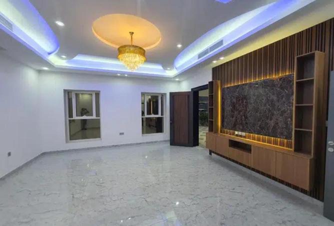 54012325 - Property Image 3