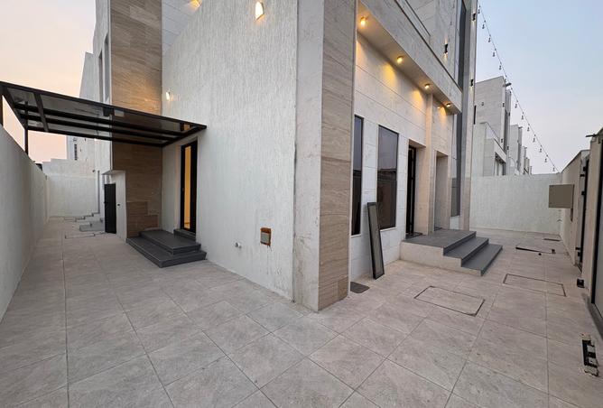 123396990 - Property Image 3