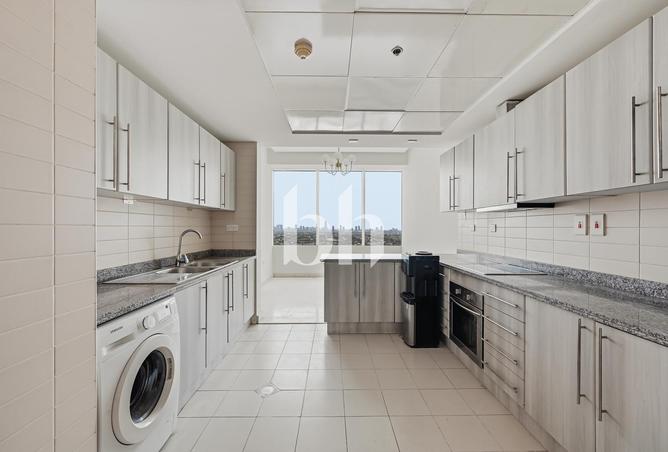 2BR | Stunning Sea View | Mid Floor — 3