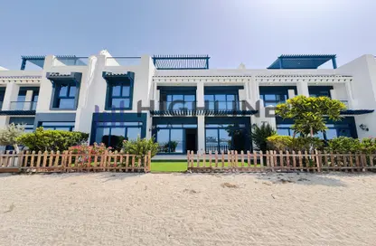 Villa - 5 Bedrooms - 6 Bathrooms for rent in Palma Residences - Palm Jumeirah - Dubai
