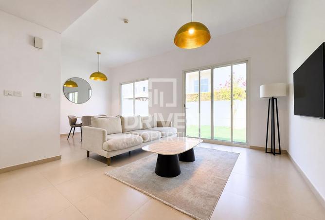 Large Layout Near Pool | Prime Location photo 2
