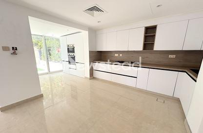 Villa - 3 Bedrooms - 4 Bathrooms for rent in Springs 8 - The Springs - Dubai