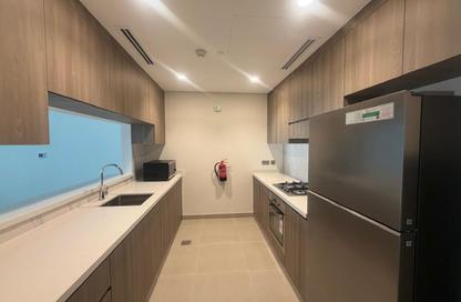 Apartment - 1 - 2 for rent in Views B - Yas Golf Collection - Yas Island - Abu Dhabi