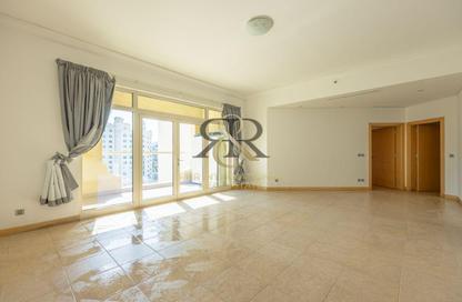 Apartment - 2 Bedrooms - 2 Bathrooms for rent in Al Khudrawi - Shoreline Apartments - Palm Jumeirah - Dubai