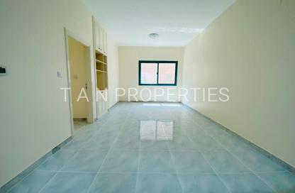 Apartment - 1 - 2 for rent in Golden Sands 12 - Al Mankhool - Bur Dubai - Dubai Apartment - 1 - 2 for rent in Golden Sands 12 - Al Mankhool - Bur Dubai - Dubai