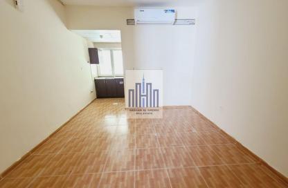 Apartment - Studio - 1 Bathroom for rent in Muwailih Building - Muwaileh - Sharjah