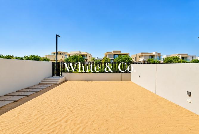 3-bed townhouse in Jebel Ali Village Townhouses — photo 3