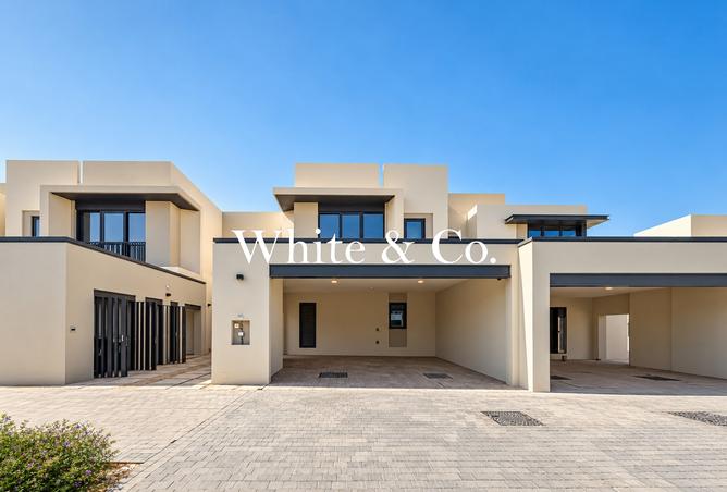 3-bed townhouse in Jebel Ali Village Townhouses — photo 2