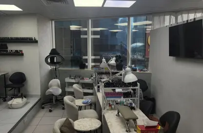 Shop - Studio - 1 Bathroom for rent in Blue Tower - Sheikh Zayed Road - Dubai