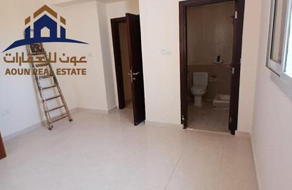 Whole Building - 3 Bedrooms - 4 Bathrooms for rent in Al Sabkha - Al Riqqa - Sharjah