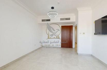 Apartment - 3 Bedrooms - 2 Bathrooms for rent in Al Khan Corniche - Al Khan - Sharjah
