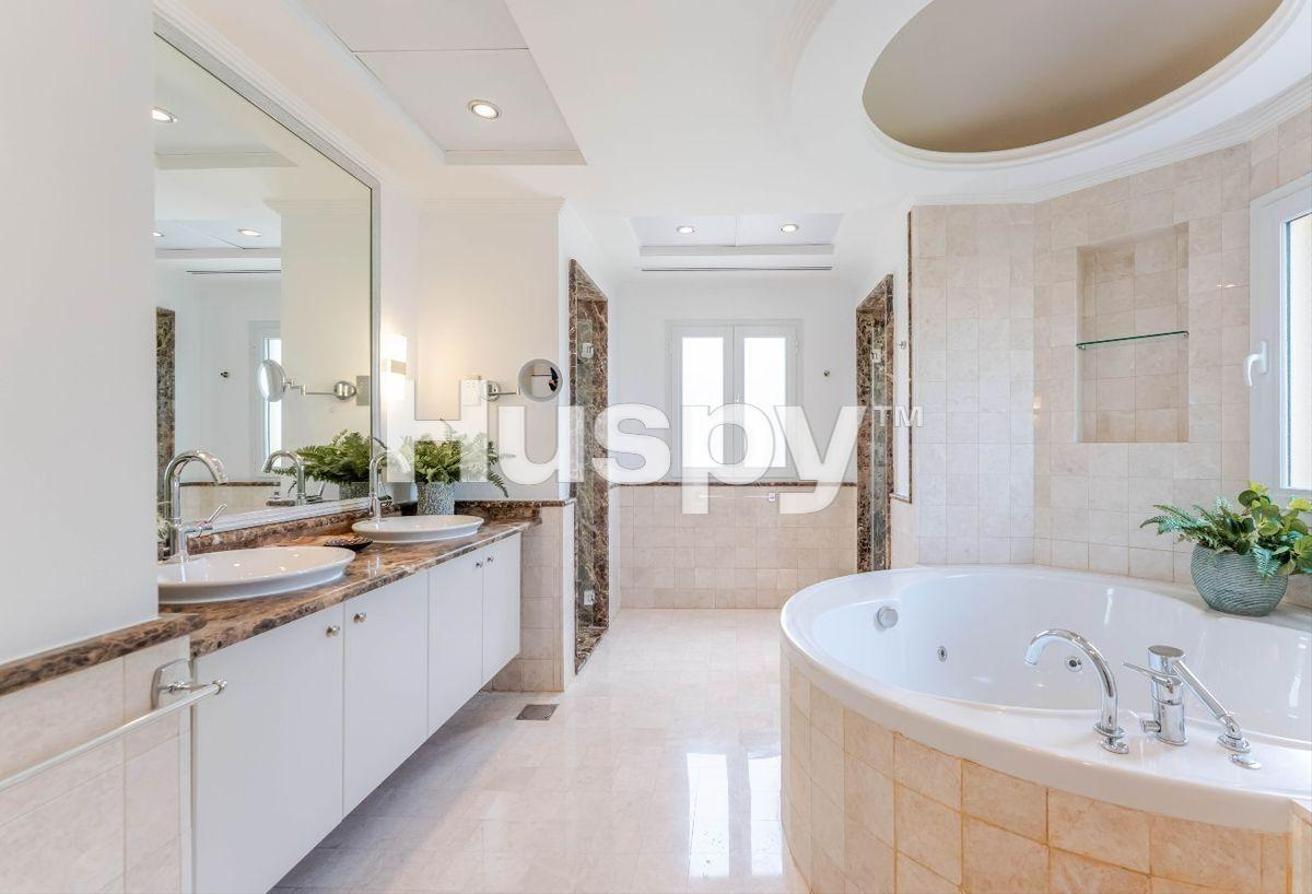 Fully Furnished | Lake View | Private Pool photo 10