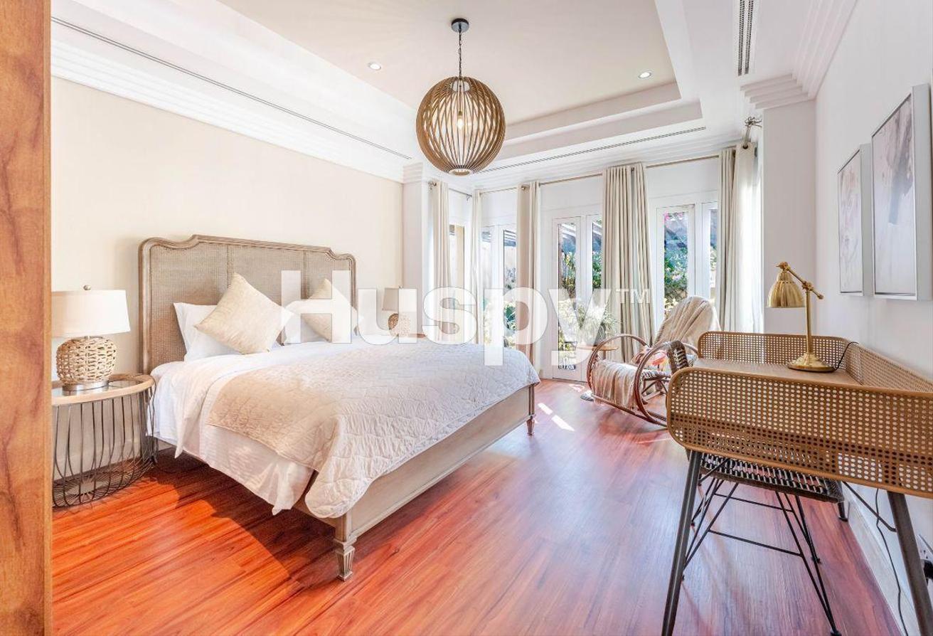 Fully Furnished | Lake View | Private Pool photo 12
