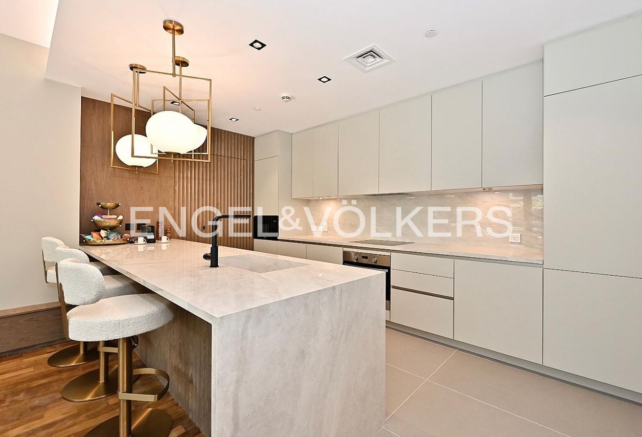 Fully Furnished I Luxury Living I Vacant photo 4