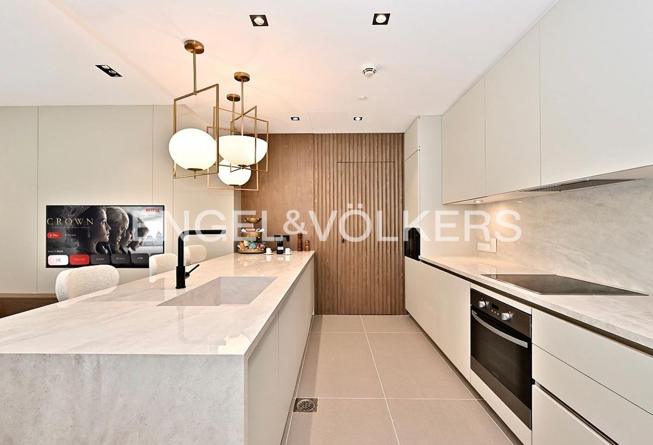 Fully Furnished I Luxury Living I Vacant photo 6