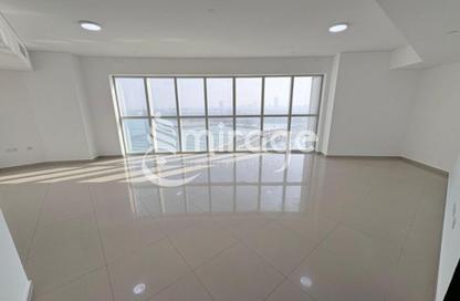 Apartment - 3 Bedrooms - 4 Bathrooms for rent in RAK Tower - Marina Square - Al Reem Island - Abu Dhabi
