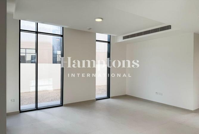 106390002 - Property Image 3