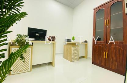 Office Space - Studio - 1 Bathroom for rent in Red Avenue - Al Garhoud - Dubai