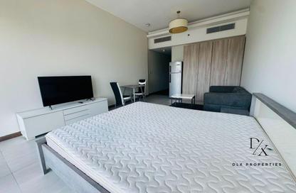 Apartment - Studio - 1 for rent in SOL Bay - Business Bay - Dubai
