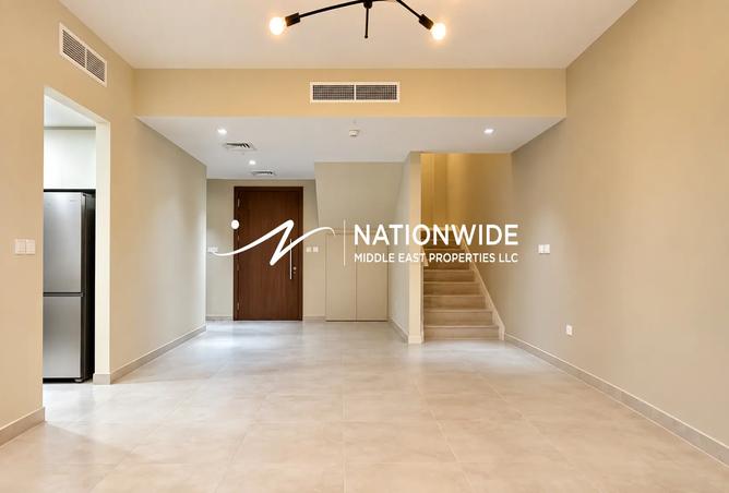 2-bed townhouse in Al Ghadeer 2 · Vacant — photo 2