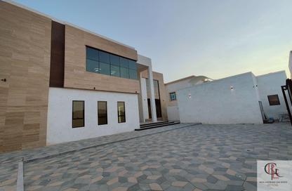 Villa - 7 - 7+ for rent in Mohamed Bin Zayed Centre - Mohamed Bin Zayed City - Abu Dhabi