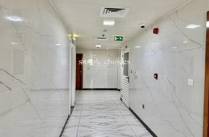 Apartment - 2 Bedrooms - 3 Bathrooms for rent in Al Muraqqabat - Deira - Dubai