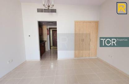 Apartment - Studio - 2 for rent in Building IC1-EMR-10 - Emirates Cluster - International City - Dubai
