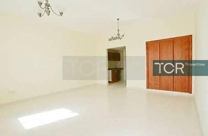 Apartment - Studio - 2 for rent in Building IC1-EMR-10 - Emirates Cluster - International City - Dubai Apartment - Studio - 2 for rent in Building IC1-EMR-10 - Emirates Cluster - International City - Dubai