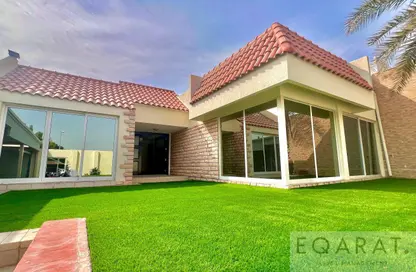 Villa - 3 Bedrooms - 4 Bathrooms for rent in Airport Road Area - Al Garhoud - Dubai