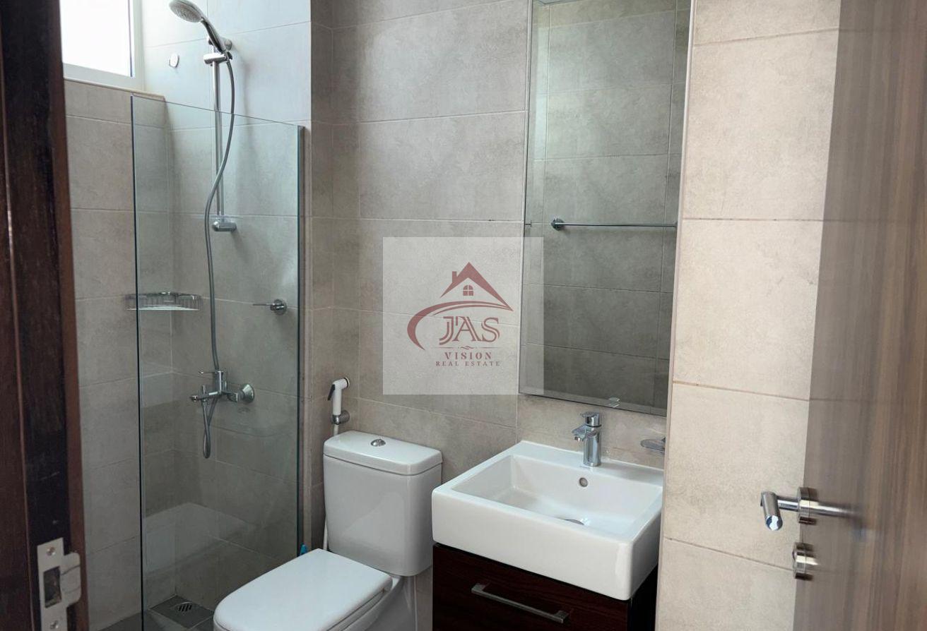 Spacious 3 BHK | Ready to Move | Multiple Cheques photo 10