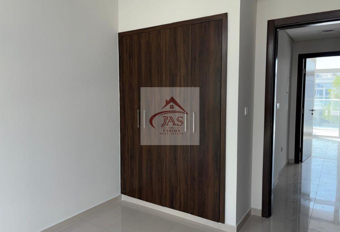 Spacious 3 BHK | Ready to Move | Multiple Cheques photo 9