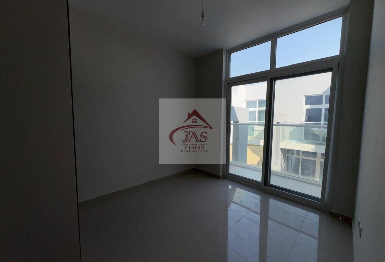 Spacious 3 BHK | Ready to Move | Multiple Cheques photo 13