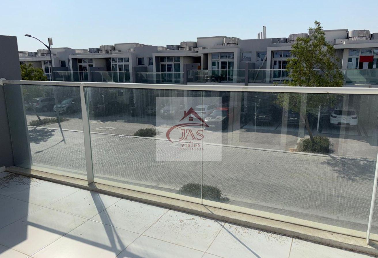 Spacious 3 BHK | Ready to Move | Multiple Cheques photo 18