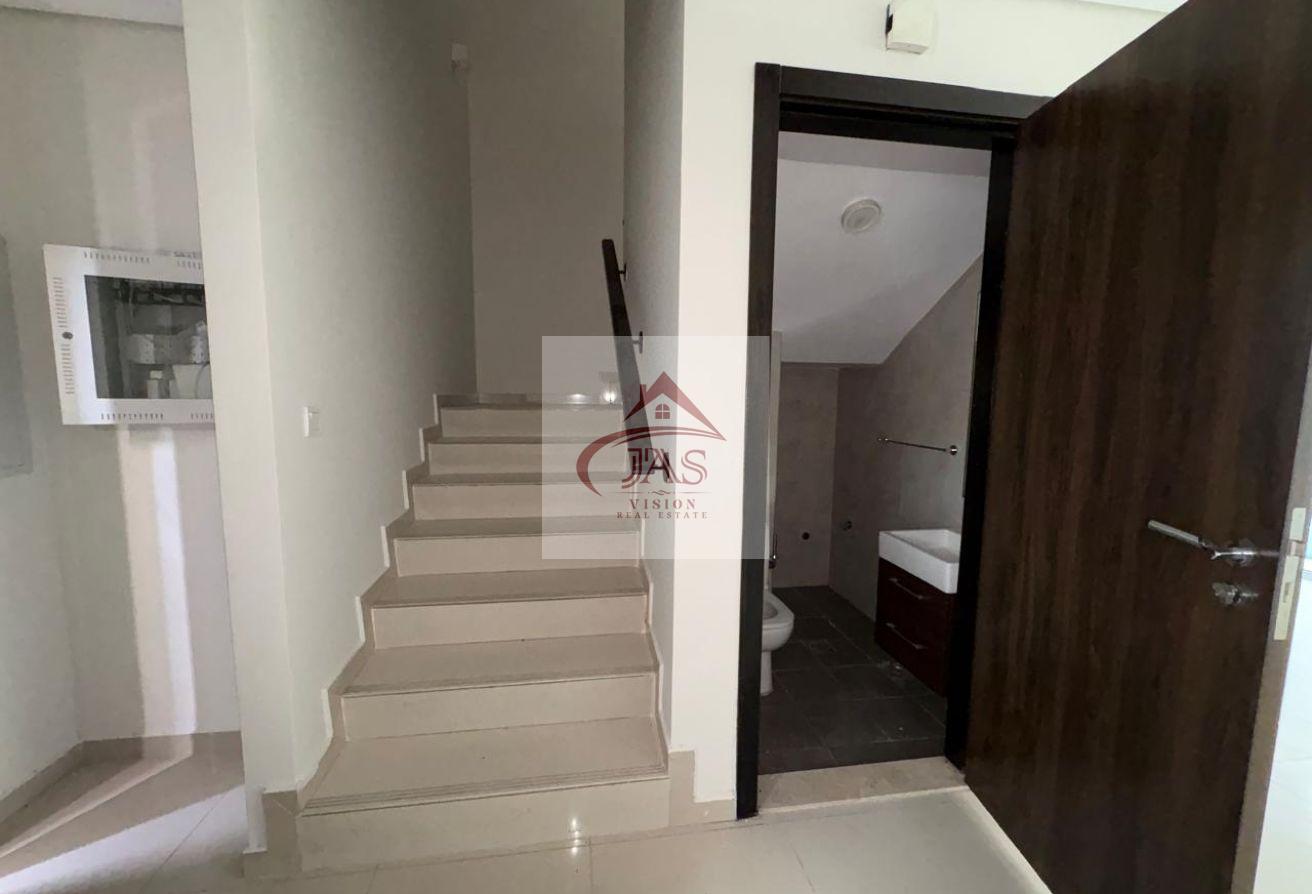 Spacious 3 BHK | Ready to Move | Multiple Cheques photo 7
