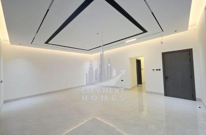 Villa - 4 - 6 for rent in Al Aweer 1 - Al Aweer - Dubai
