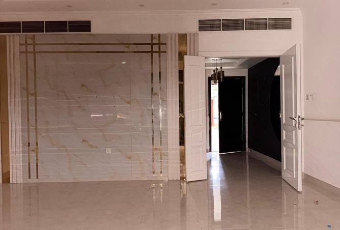 73402129 - Property Image 2