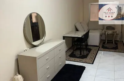 Apartment - 1 Bathroom for rent in Al Wafaa building - Al Majaz 2 - Al Majaz - Sharjah