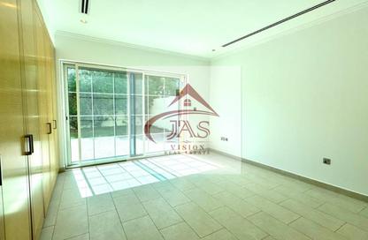 Villa - 4 Bedrooms - 5 Bathrooms for rent in District 8 - Jumeirah Park - Dubai