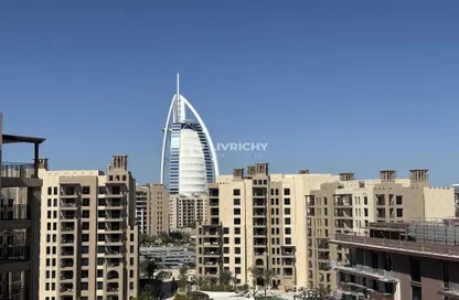 Apartment - 3 Bedrooms - 4 Bathrooms for rent in Al Jazi 4 - Madinat Jumeirah Living - Umm Suqeim - Dubai