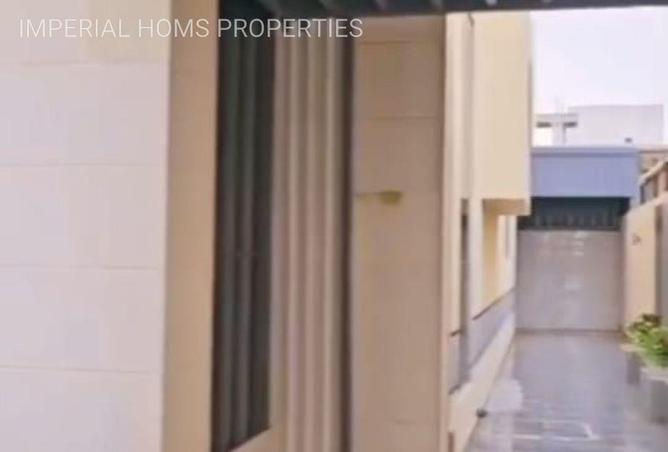 74233000 - صورة العقار 2