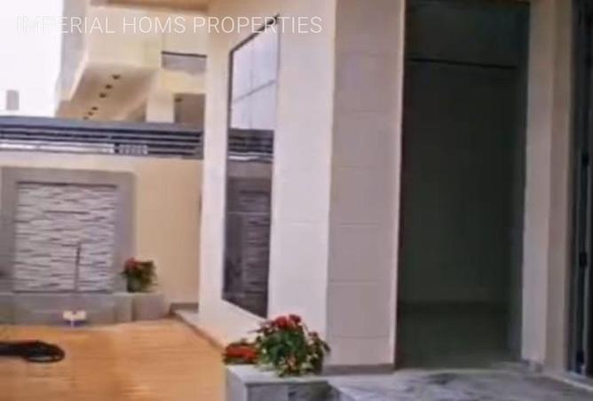 74233000 - صورة العقار 3