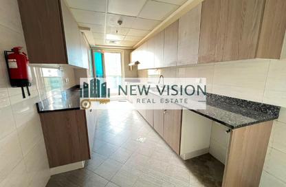 Apartment - 3 Bedrooms - 4 Bathrooms for rent in Danat Al Khan Tower - Al Khan Lagoon - Al Khan - Sharjah