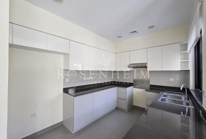 82792390 - Property Image 2