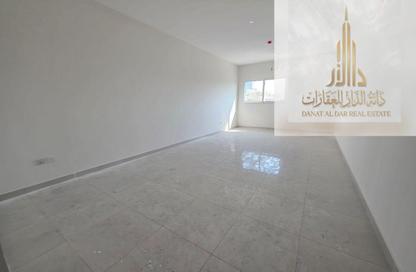 شقة - 2 - 3 للايجار في مبنى العزة - الرميلة 1 - عجمان