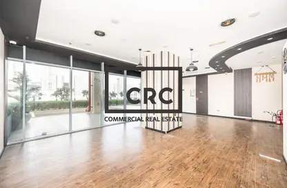 محل - استوديو للايجار في برج الأعمال - الخليج التجاري - دبي