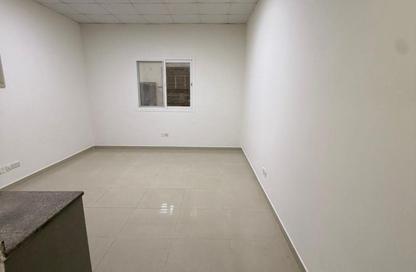 Apartment - Studio - 1 Bathroom for rent in Al Butina 9 Building - Al Butina - Sharjah Apartment - Studio - 1 Bathroom for rent in Al Butina 9 Building - Al Butina - Sharjah